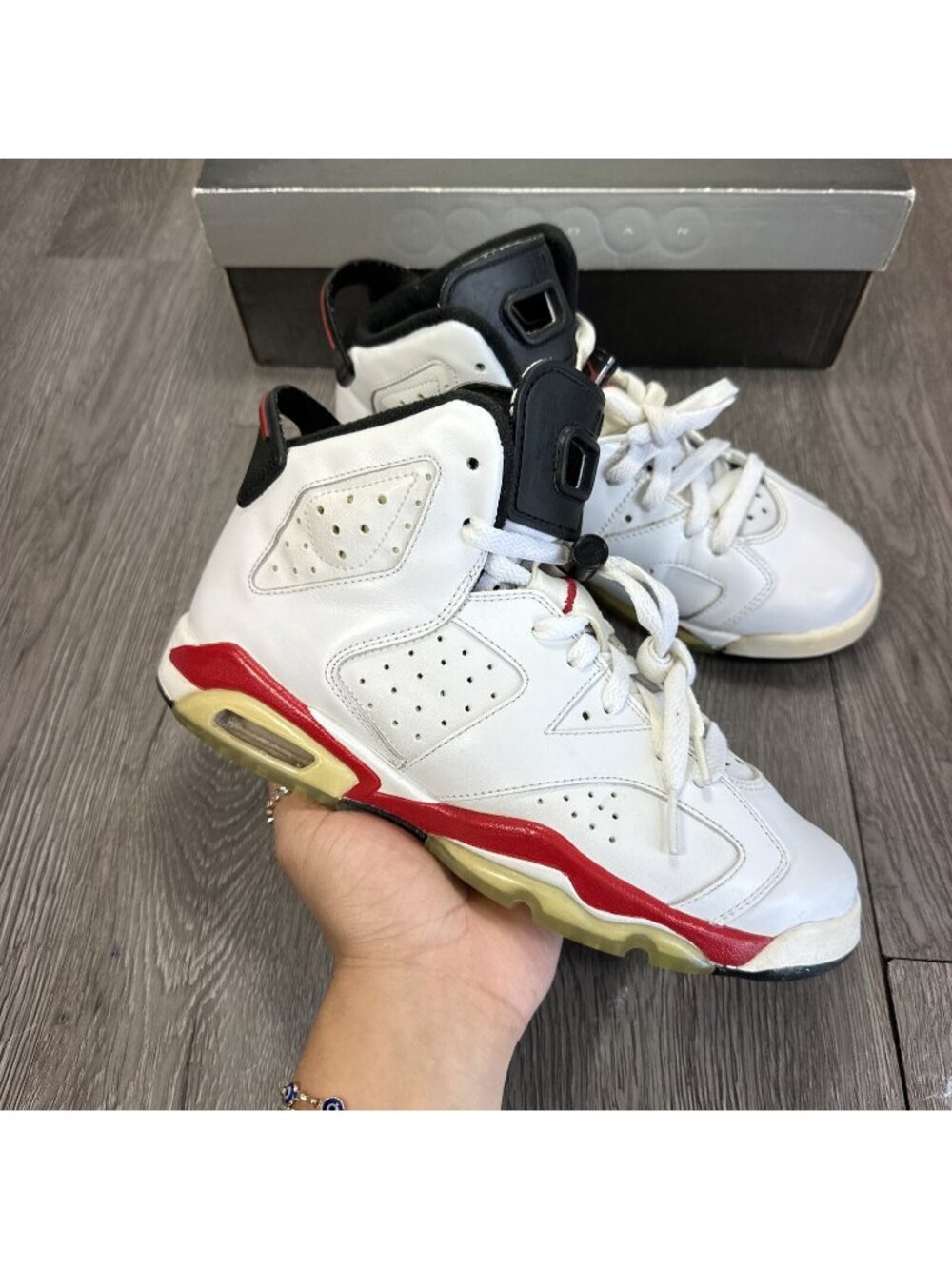 2010 Air Jordan Retro 6 VI White/Varsity Red Black Size 6y 384665-102